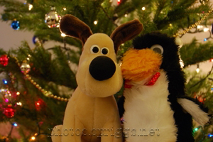 gromit and mr flibble and a christmas tree