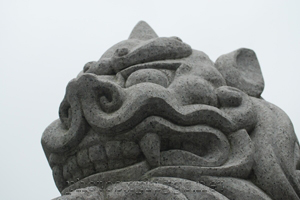 狛犬 (komainu - lion-dog)