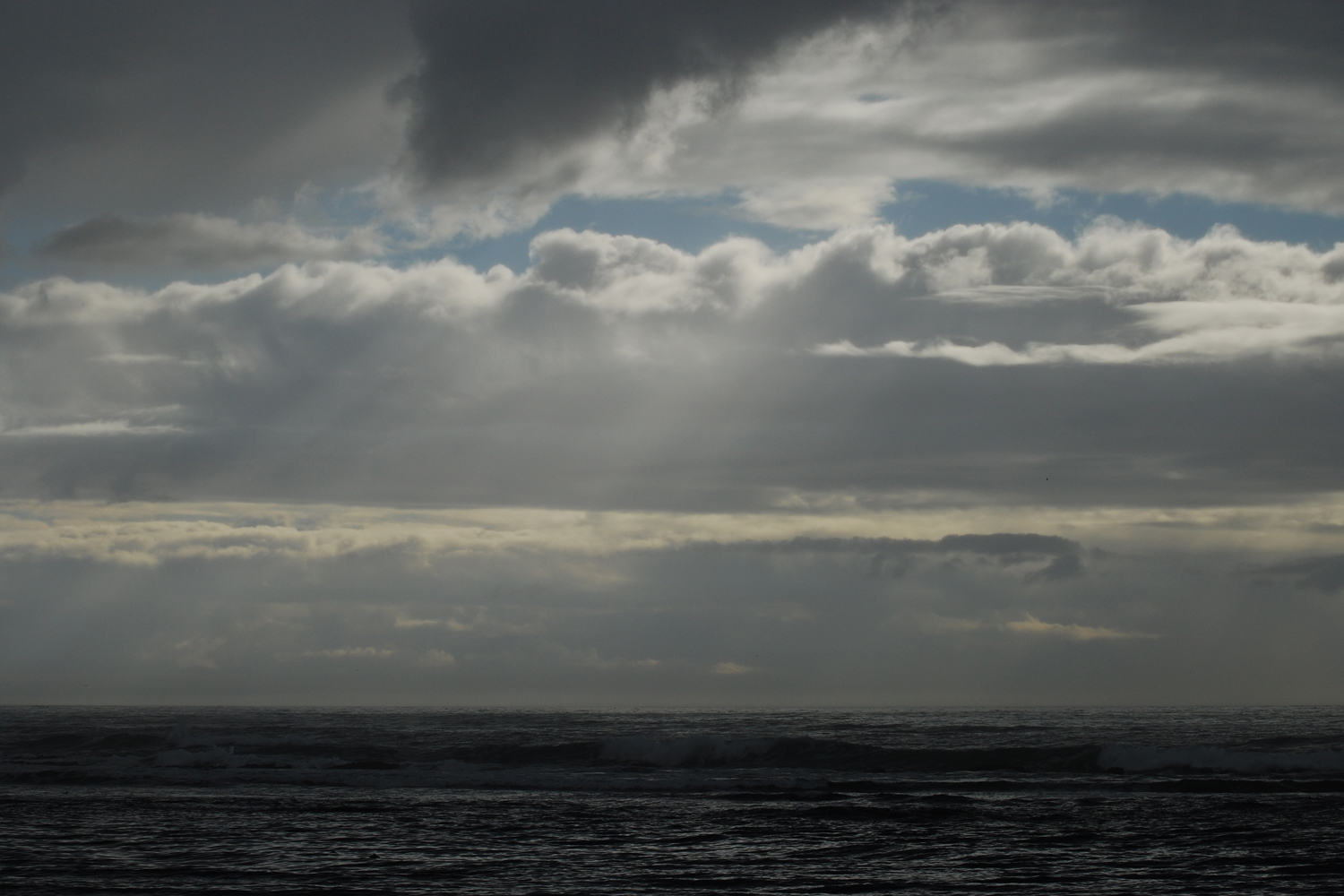 sunrays over the sea