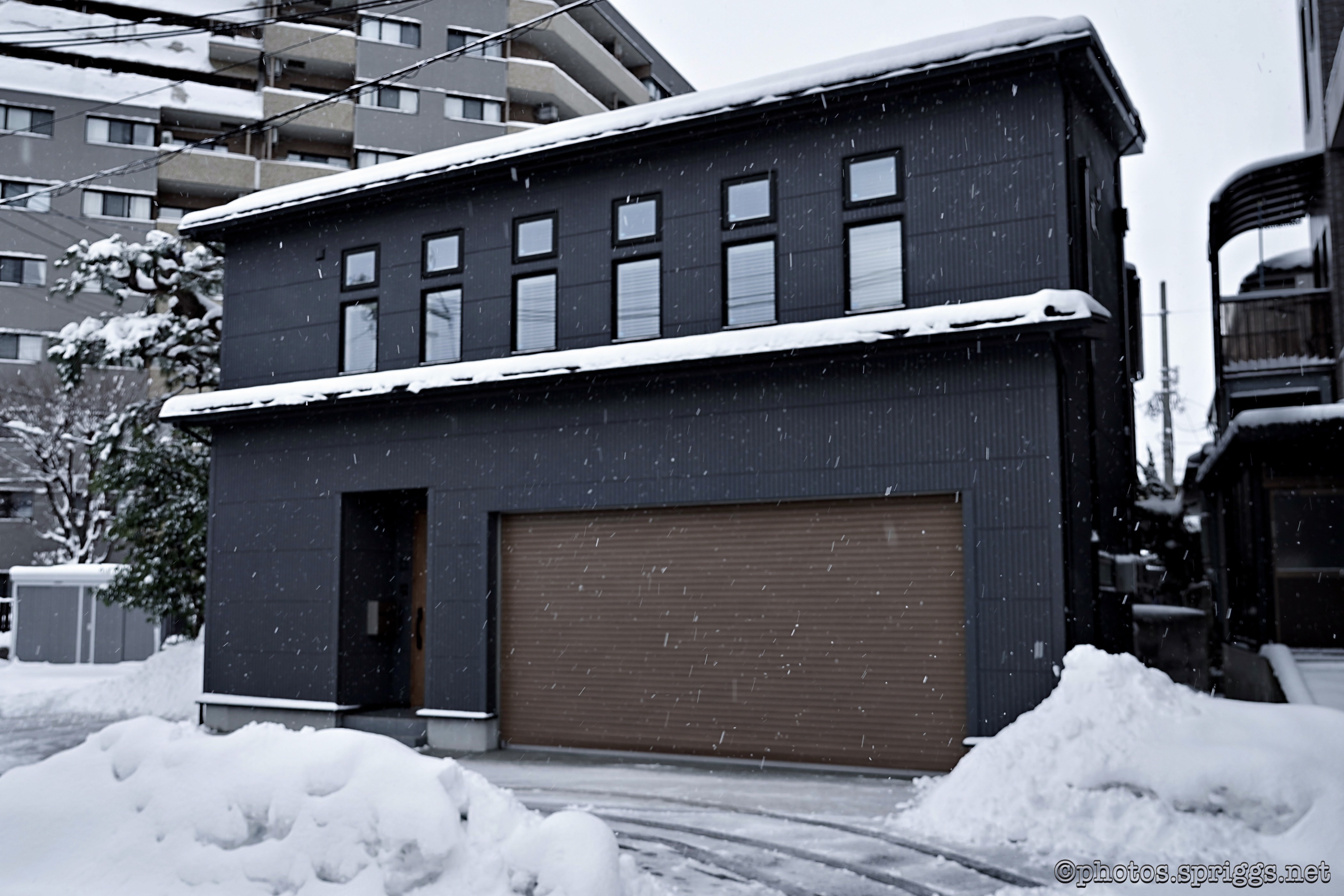 選挙日の雪かき